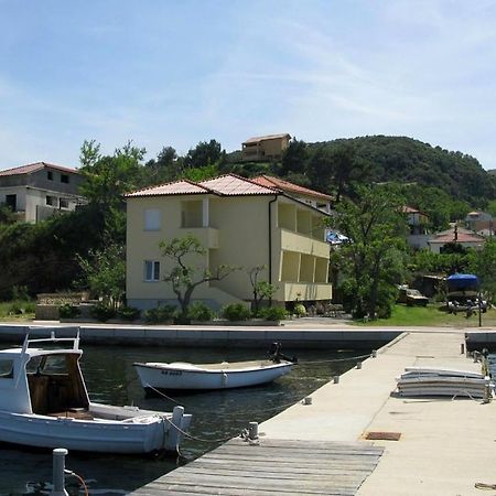 Apartments By The Sea Supetarska Draga - Donja, Rab - 11769 المظهر الخارجي الصورة