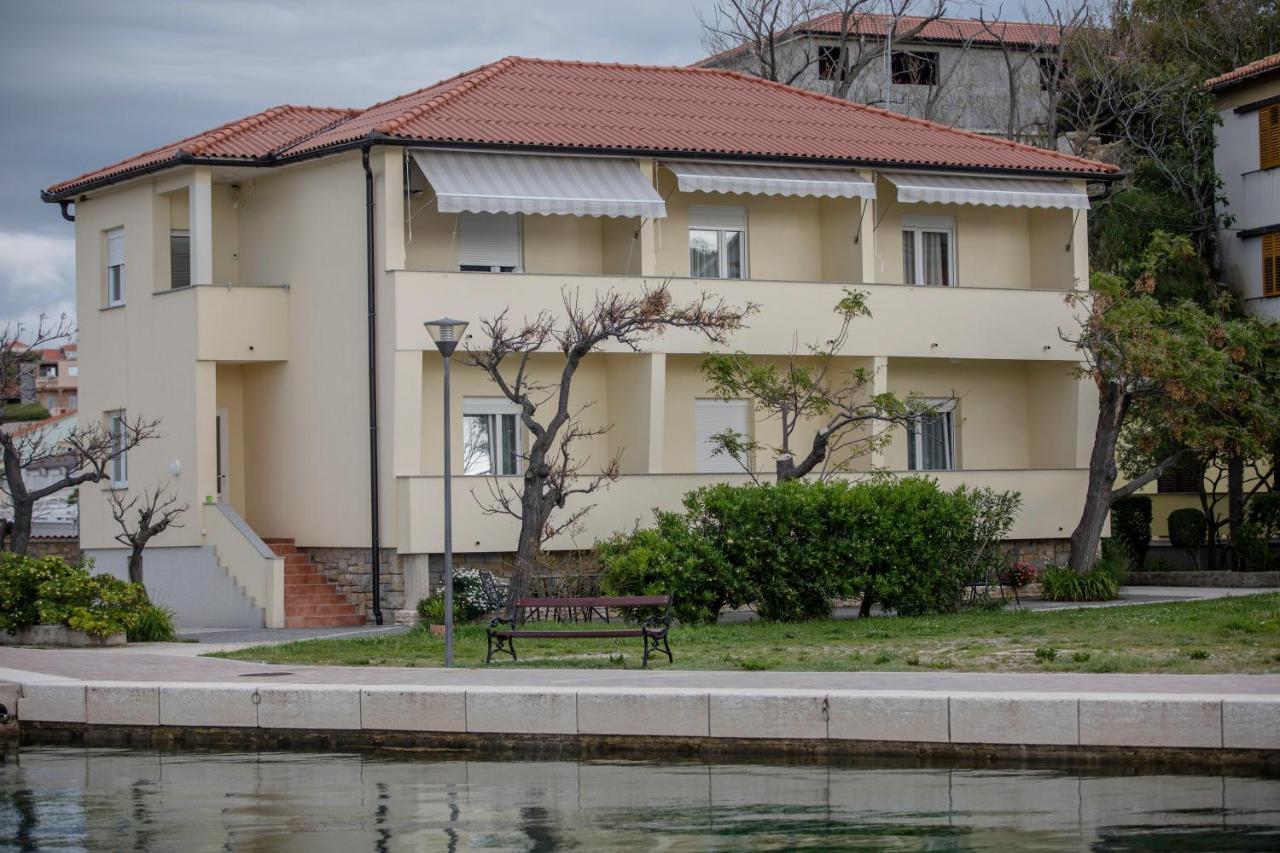 Apartments By The Sea Supetarska Draga - Donja, Rab - 11769 المظهر الخارجي الصورة