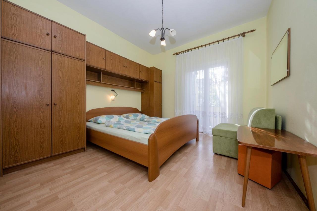 Apartments By The Sea Supetarska Draga - Donja, Rab - 11769 المظهر الخارجي الصورة