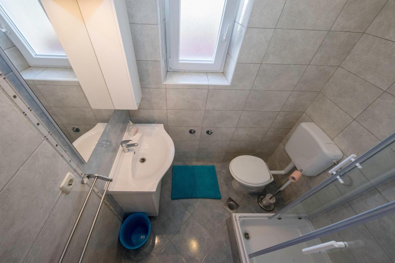 Apartments By The Sea Supetarska Draga - Donja, Rab - 11769 المظهر الخارجي الصورة
