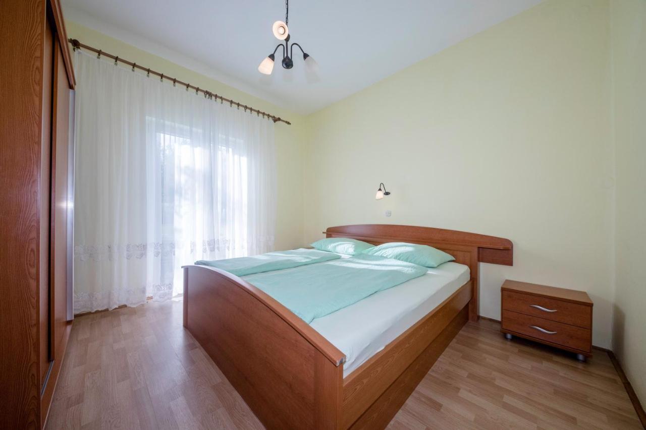 Apartments By The Sea Supetarska Draga - Donja, Rab - 11769 المظهر الخارجي الصورة