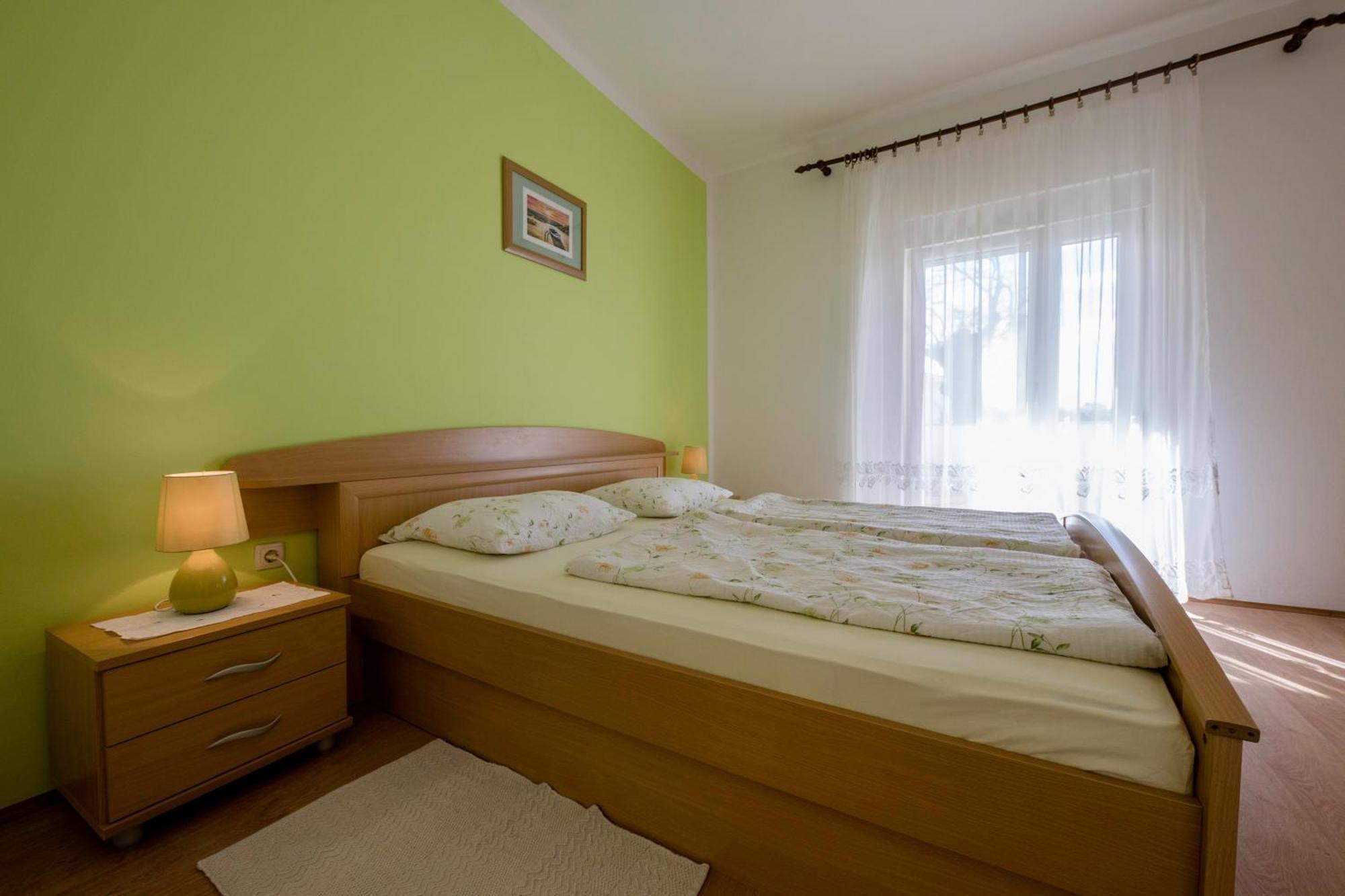 Apartments By The Sea Supetarska Draga - Donja, Rab - 11769 الغرفة الصورة