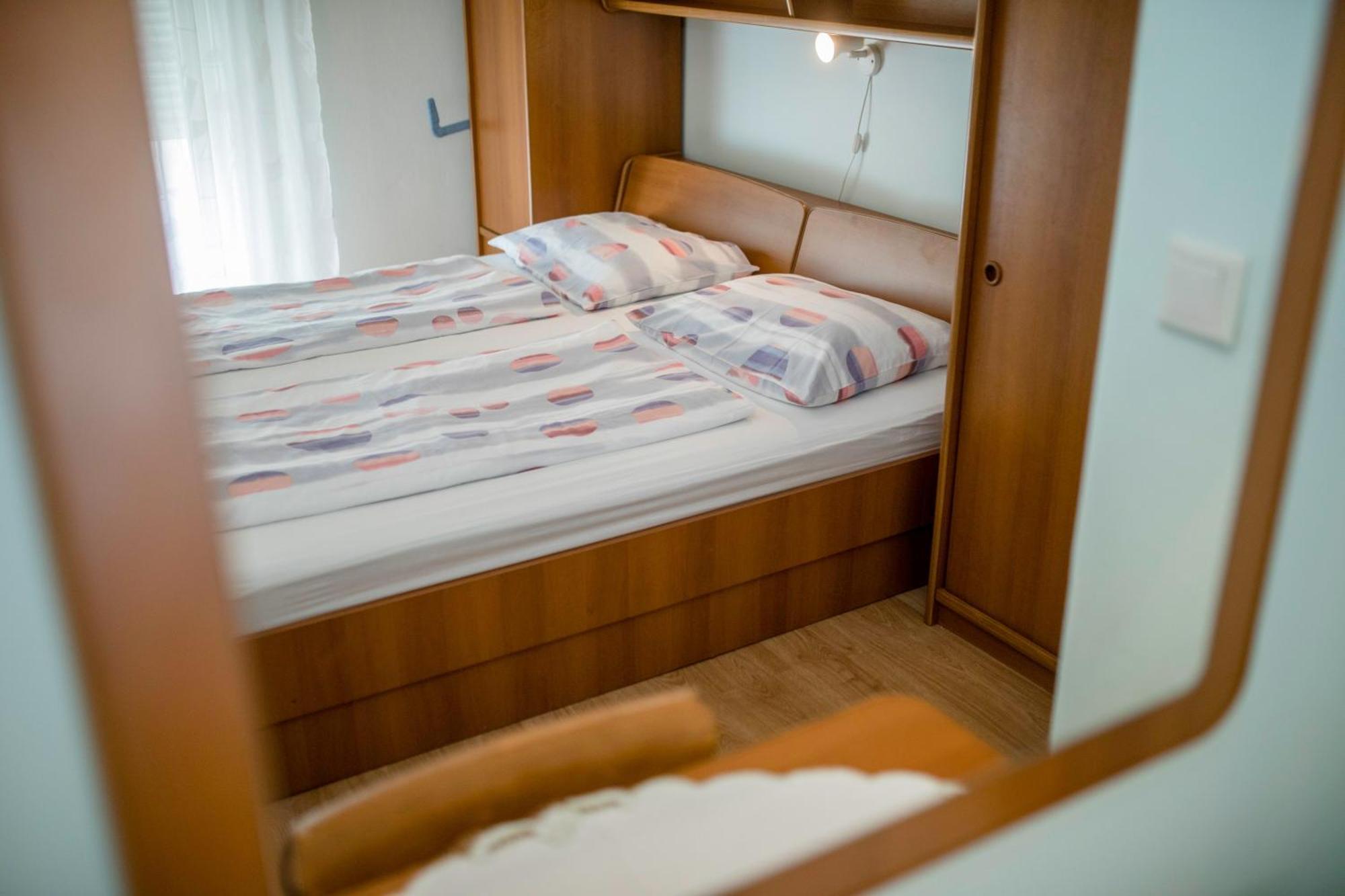 Apartments By The Sea Supetarska Draga - Donja, Rab - 11769 الغرفة الصورة